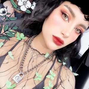 Meet your Posher, Christine